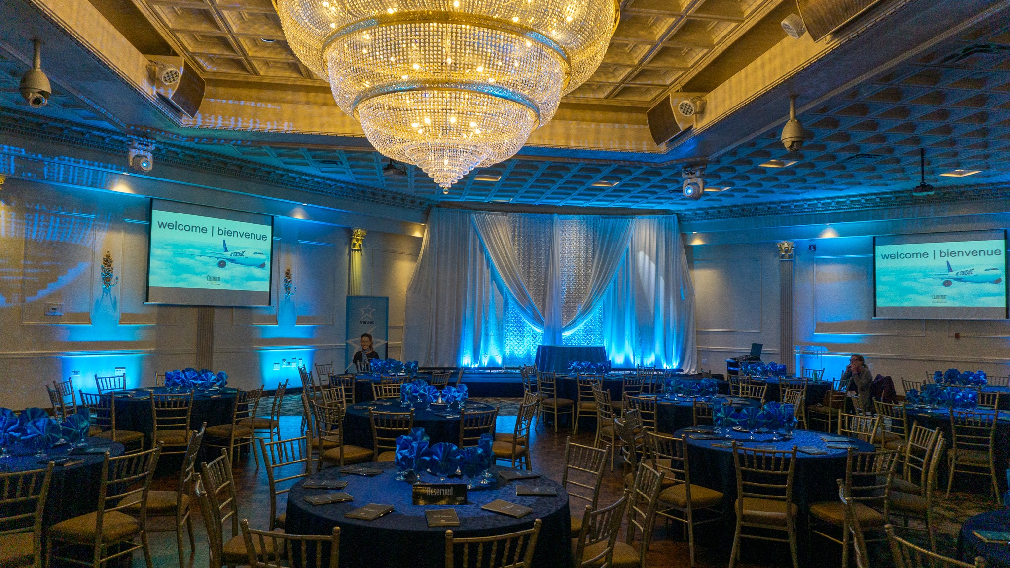 Three Key Features To Look For In A Banquet Hall While Planning For A Corporate Event